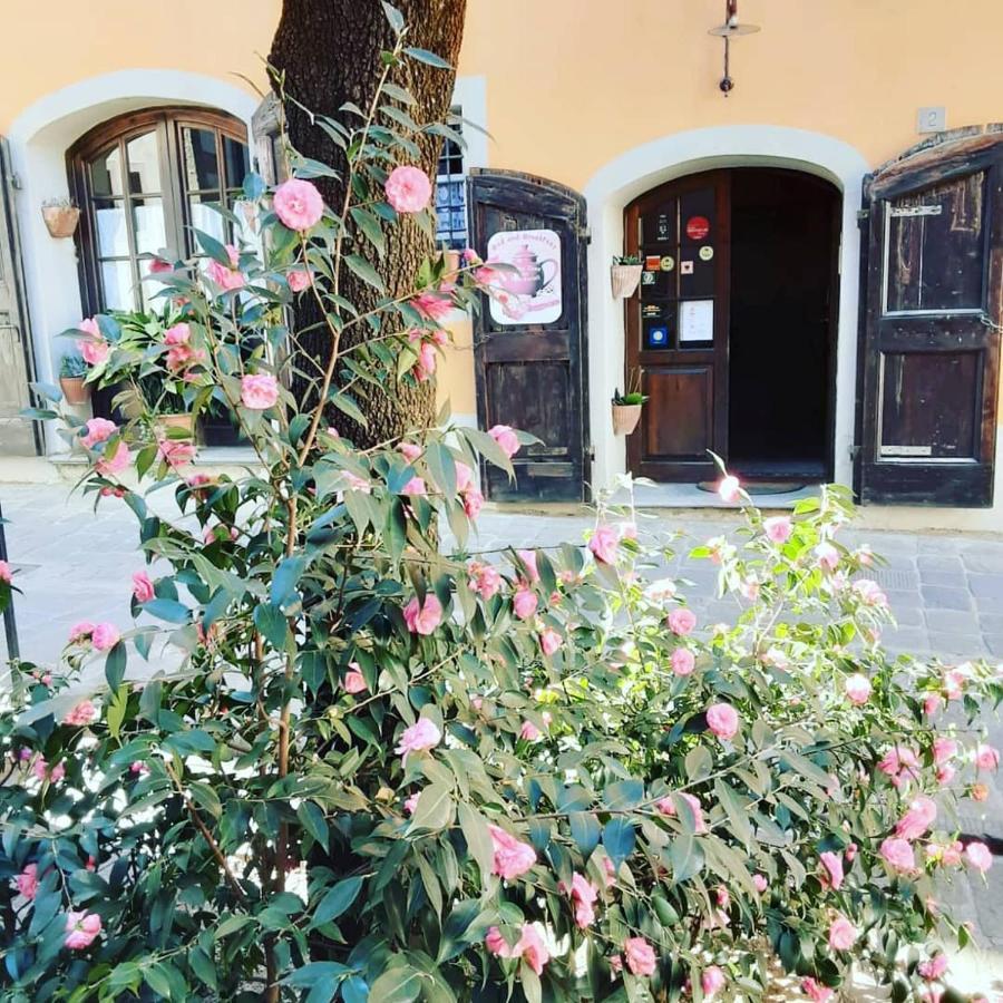 Antica Casa Dei Rassicurati Bed and Breakfast Montecarlo Εξωτερικό φωτογραφία