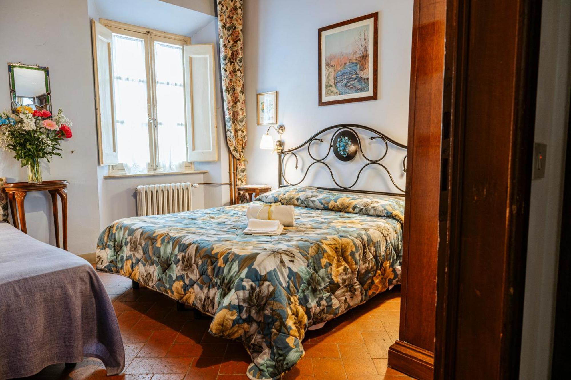 Antica Casa Dei Rassicurati Bed and Breakfast Montecarlo Εξωτερικό φωτογραφία