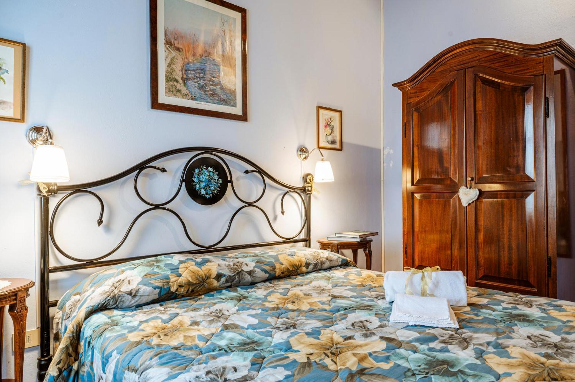 Antica Casa Dei Rassicurati Bed and Breakfast Montecarlo Εξωτερικό φωτογραφία