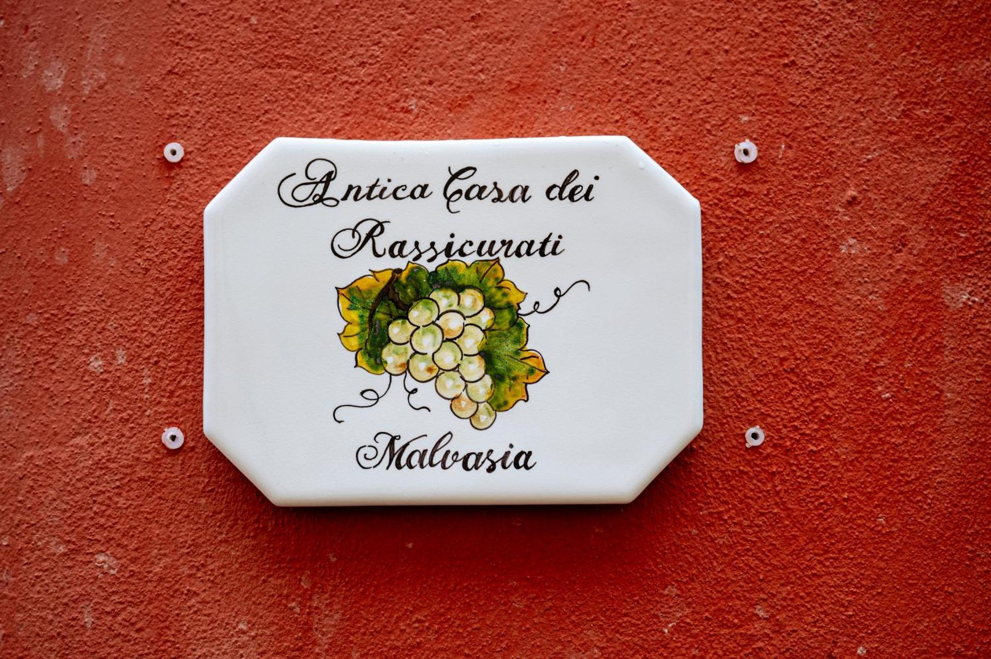 Antica Casa Dei Rassicurati Bed and Breakfast Montecarlo Εξωτερικό φωτογραφία