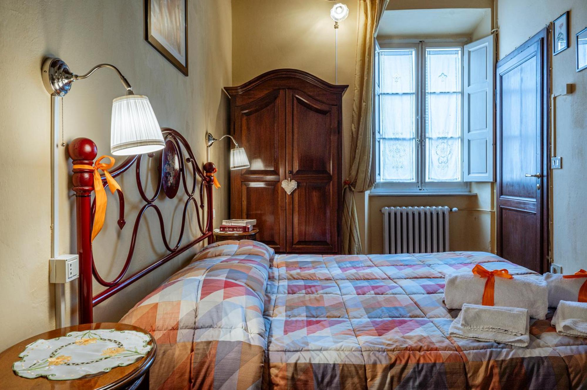 Antica Casa Dei Rassicurati Bed and Breakfast Montecarlo Εξωτερικό φωτογραφία