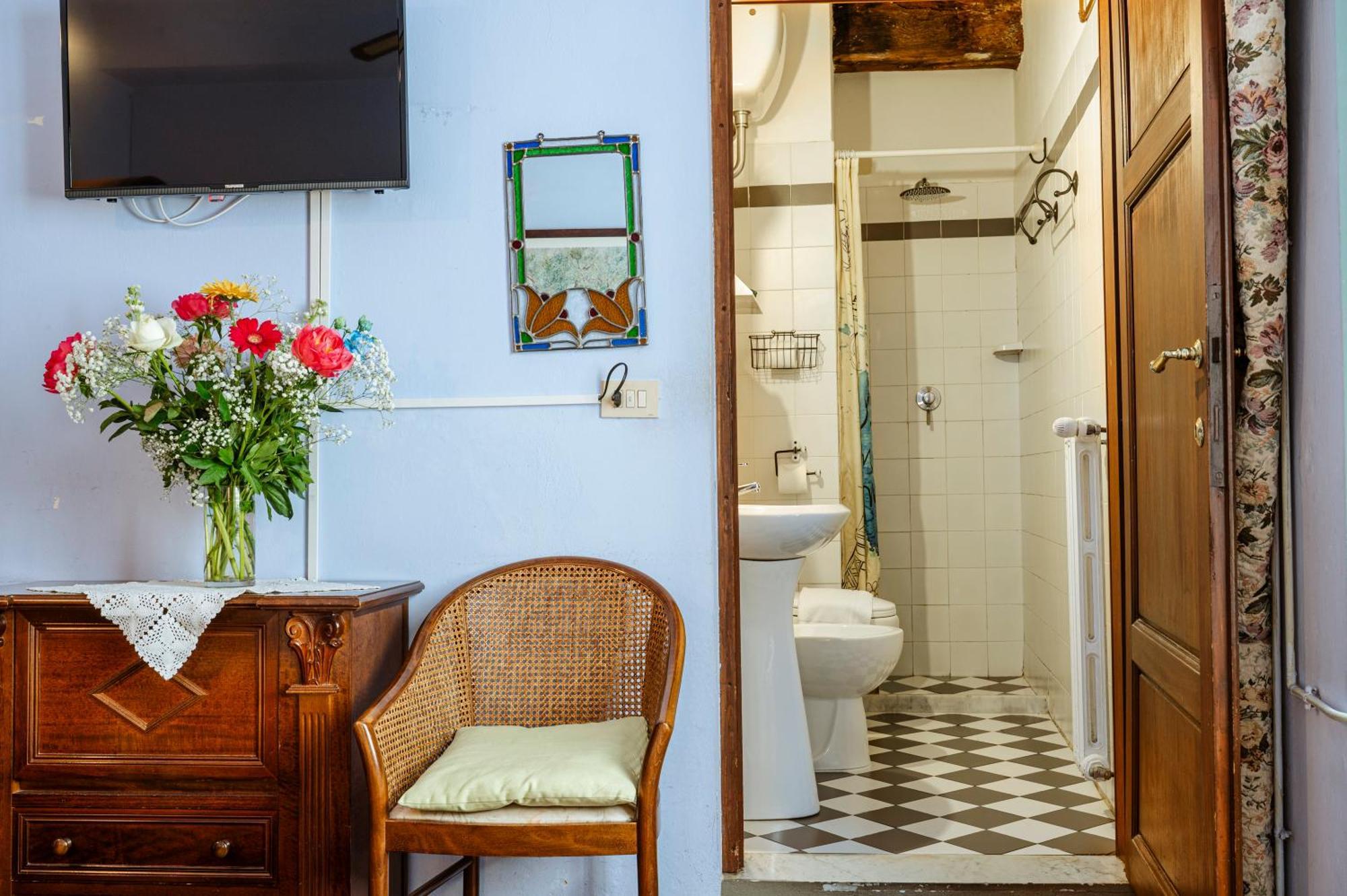 Antica Casa Dei Rassicurati Bed and Breakfast Montecarlo Εξωτερικό φωτογραφία
