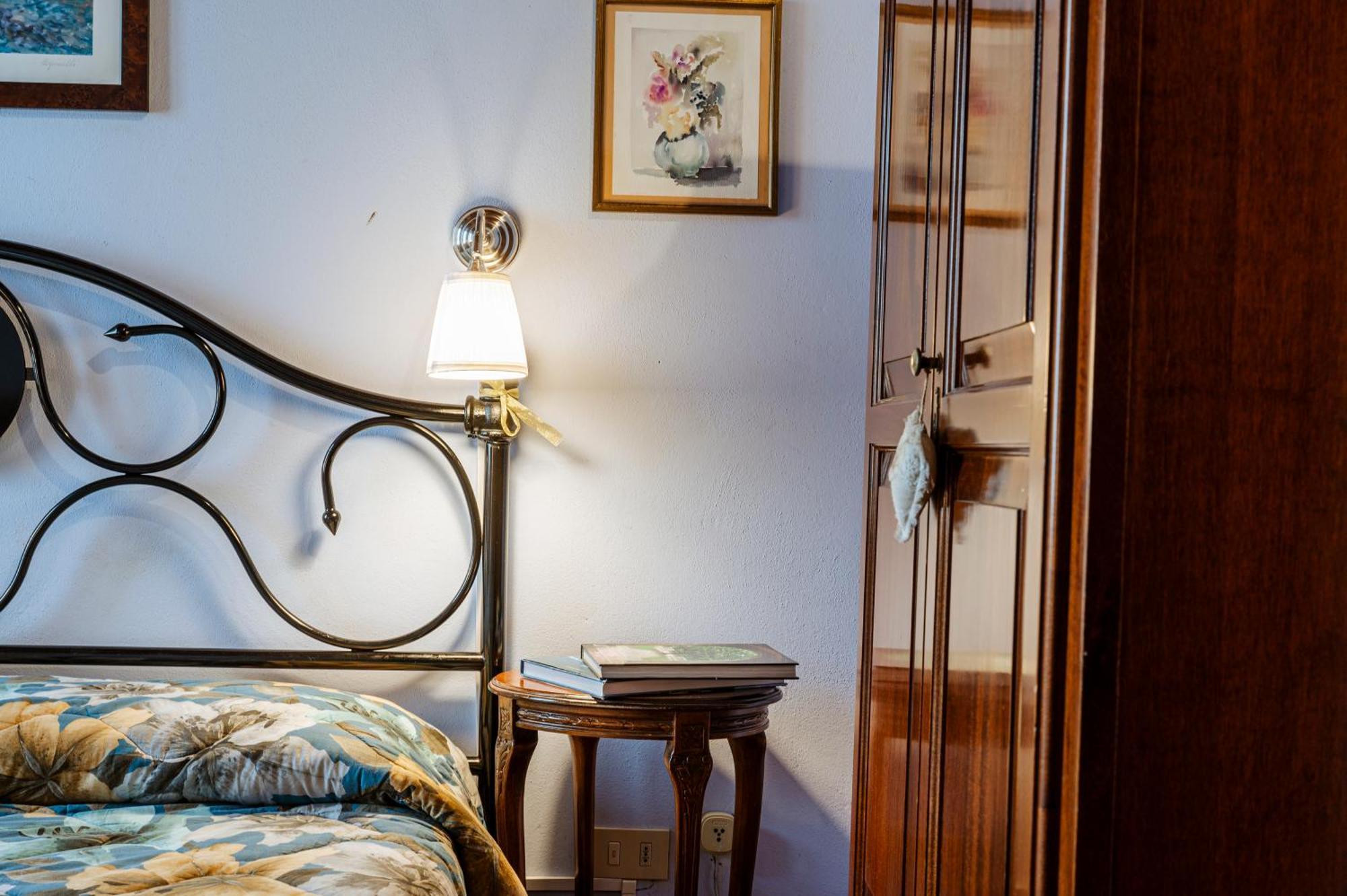 Antica Casa Dei Rassicurati Bed and Breakfast Montecarlo Εξωτερικό φωτογραφία