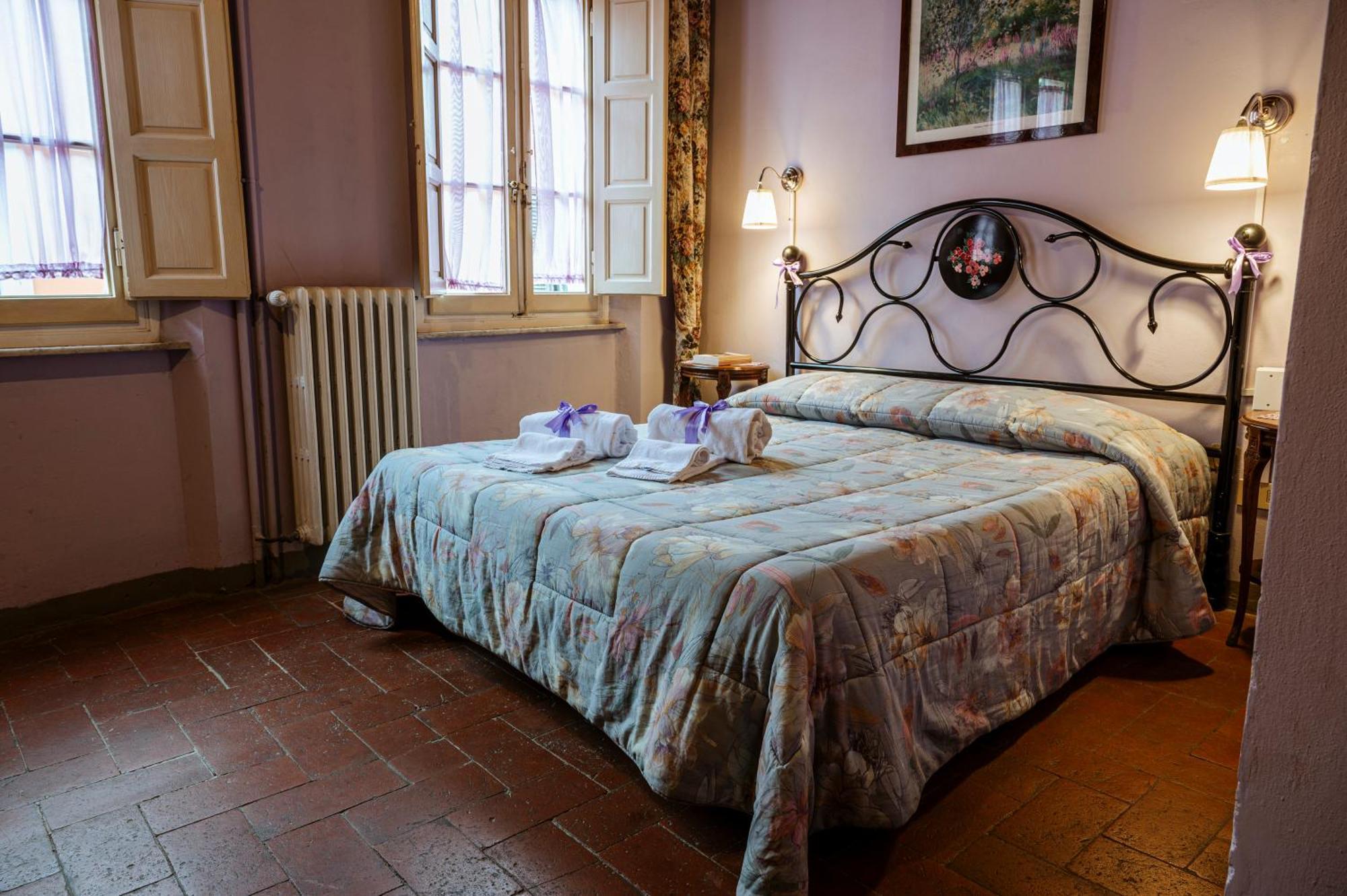 Antica Casa Dei Rassicurati Bed and Breakfast Montecarlo Εξωτερικό φωτογραφία