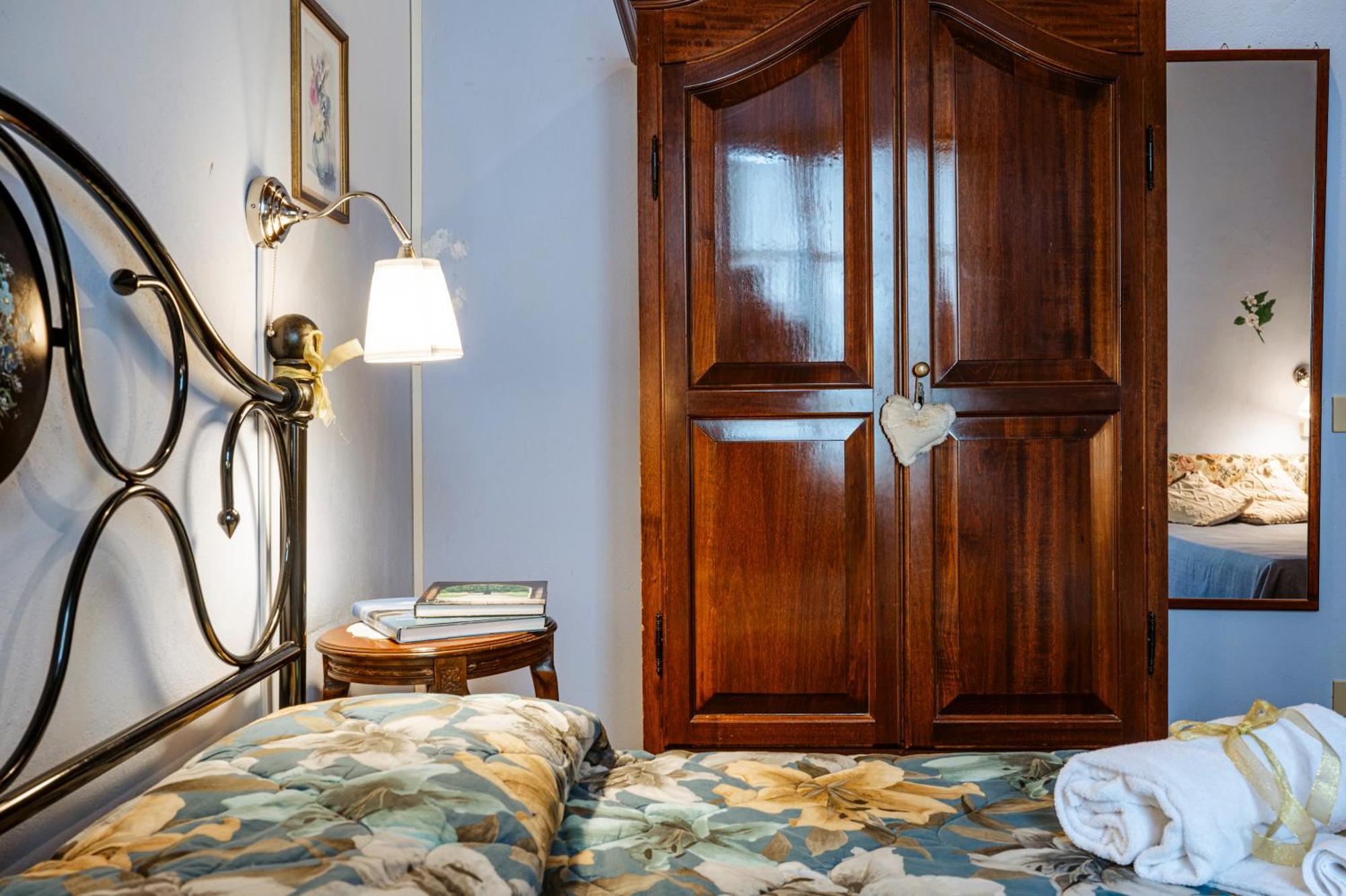 Antica Casa Dei Rassicurati Bed and Breakfast Montecarlo Εξωτερικό φωτογραφία