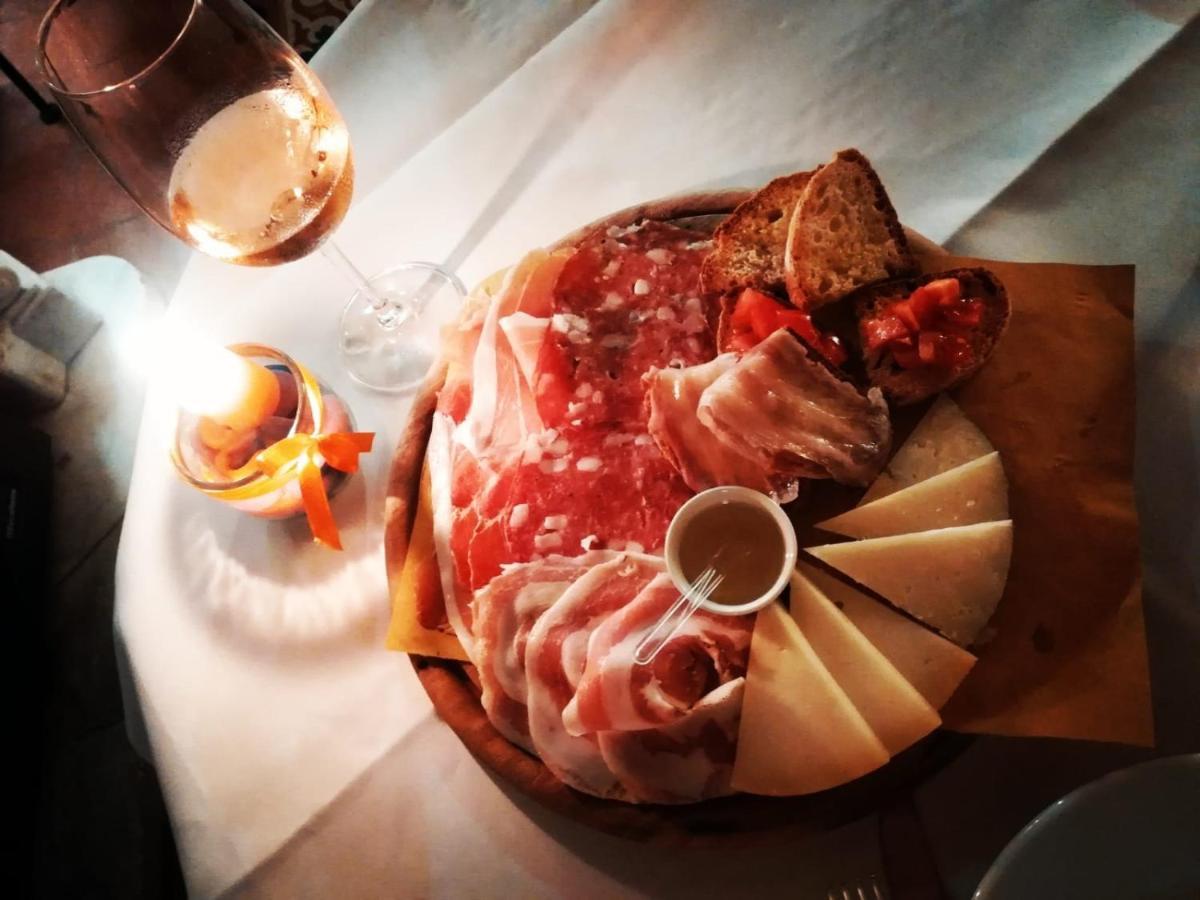 Antica Casa Dei Rassicurati Bed and Breakfast Montecarlo Εξωτερικό φωτογραφία